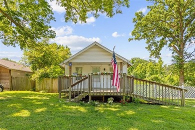 Darling 2 bedroom 1 bath updated house sits on a secluded treed - photo 1