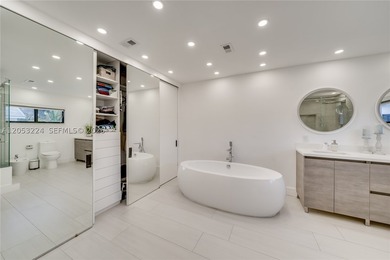 BEAUTIFUL NEWLY RENVATED RANCH HOME IN HOLLYWOOD! TASTEFULLY - photo 32