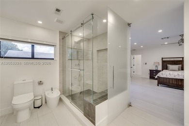 BEAUTIFUL NEWLY RENVATED RANCH HOME IN HOLLYWOOD! TASTEFULLY - photo 34