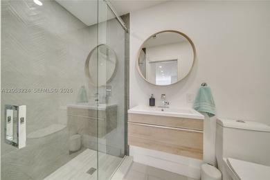 BEAUTIFUL NEWLY RENVATED RANCH HOME IN HOLLYWOOD! TASTEFULLY - photo 37