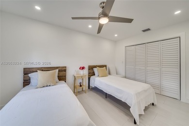BEAUTIFUL NEWLY RENVATED RANCH HOME IN HOLLYWOOD! TASTEFULLY - photo 38