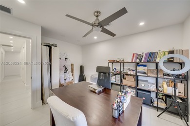 BEAUTIFUL NEWLY RENVATED RANCH HOME IN HOLLYWOOD! TASTEFULLY - photo 39