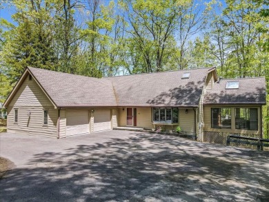 Lake Home For Sale in Lakeville, Pennsylvania