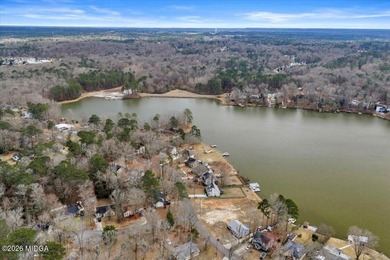 Beautiful prime lakefront property offering breathtaking - photo 11