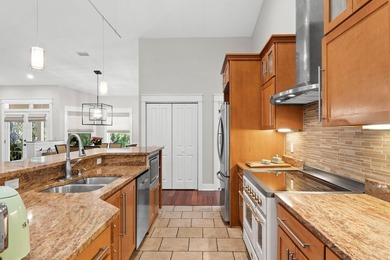 This 4bd PLUS carriage house is tucked away on a secluded - photo 16