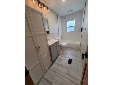 Welcome to your perfect home! This move-in ready true ranch has - photo 10