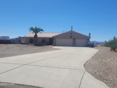 Lake Home Sale Pending in Lake Havasu City, Arizona