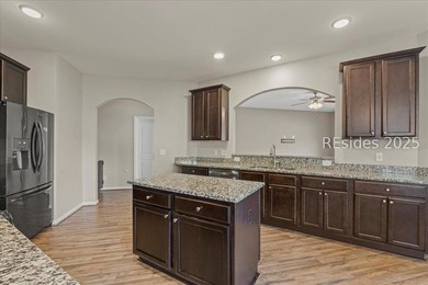 Stunning, move-in-ready 3-bedroom, 2.5-bath home in sought-after - photo 11
