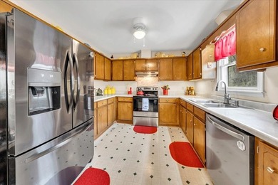Looking for a large backyard in a quiet cul-de-sac? Or be within - photo 13