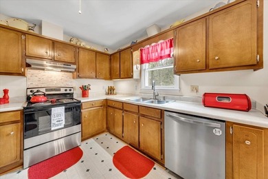Looking for a large backyard in a quiet cul-de-sac? Or be within - photo 14