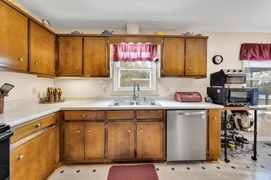 Looking for a large backyard in a quiet cul-de-sac? Or be within - photo 17