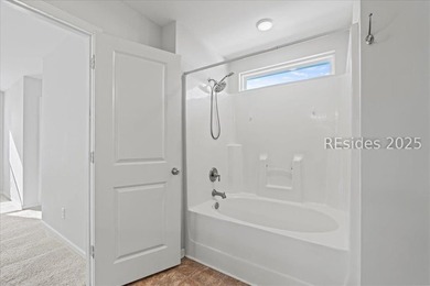 Stunning, move-in-ready 3-bedroom, 2.5-bath home in sought-after - photo 21