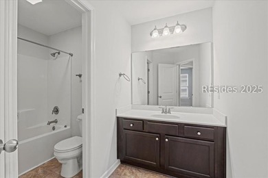Stunning, move-in-ready 3-bedroom, 2.5-bath home in sought-after - photo 24