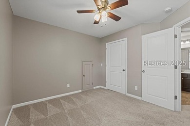 Stunning, move-in-ready 3-bedroom, 2.5-bath home in sought-after - photo 26
