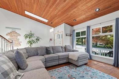 Welcome to this beautifully renovated home in the heart of Ocean - photo 7