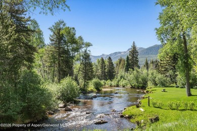 This classic mountain-style home features four bedrooms, each - photo 36
