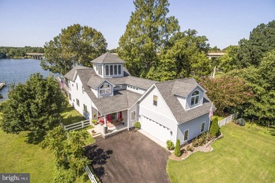 This exceptional custom home on a double waterfront lot offers - photo 4