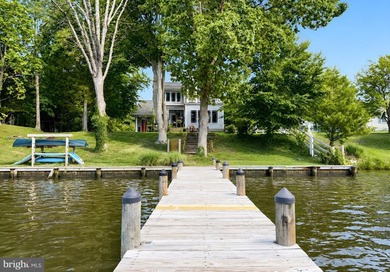 This exceptional custom home on a double waterfront lot offers - photo 10