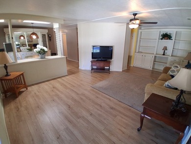 WATERFRONT - 2 Bedroom / 2 Bath home located in the pet-friendly - photo 12