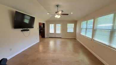 MOVE-IN-READY! 3BR/1.5BA Brick/Hardie Board home conveniently - photo 14