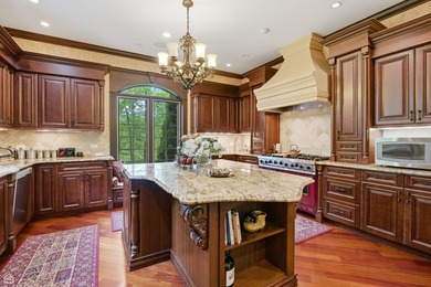 Welcome to an EXTRAORDINARY CUSTOM-BUILT ESTATE tucked away on - photo 15