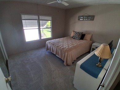 WATERFRONT - 2 Bedroom / 2 Bath home located in the pet-friendly - photo 28