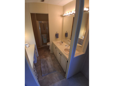 WATERFRONT - 2 Bedroom / 2 Bath home located in the pet-friendly - photo 33