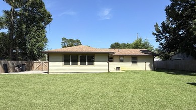 MOVE-IN-READY! 3BR/1.5BA Brick/Hardie Board home conveniently - photo 34