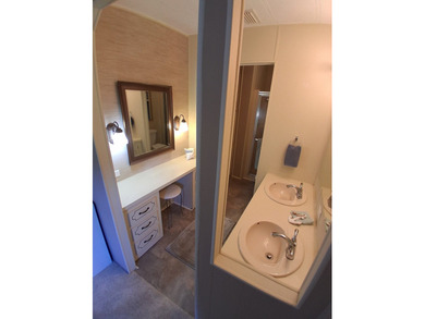 WATERFRONT - 2 Bedroom / 2 Bath home located in the pet-friendly - photo 34