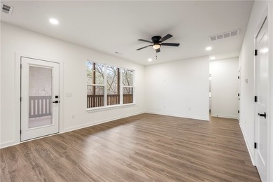 Refined Modern Luxury in a Private Cul-de-Sac Setting.Experience - photo 3