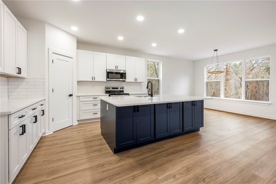 Refined Modern Luxury in a Private Cul-de-Sac Setting.Experience - photo 10