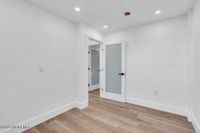 Beautifully renovated corner office building with outstanding - photo 4