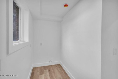 Beautifully renovated corner office building with outstanding - photo 6