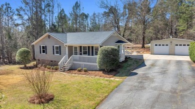 Welcome to 116 Flowers Road. If you're looking for a serene and - Lake Home For Sale in Greenwood, South Carolina