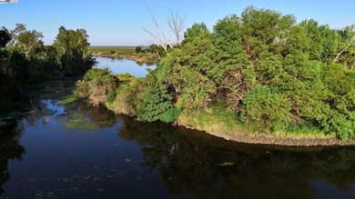 Discover your own 1-acre private island, accessible only by boat - photo 14