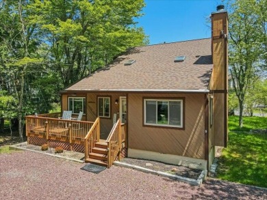 Lake Home For Sale in Albrightsville, Pennsylvania