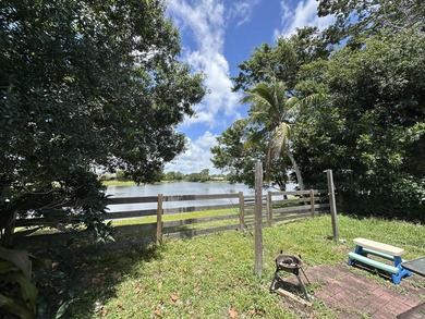 Rare opportunity to own a single-family home with a beautiful - photo 2