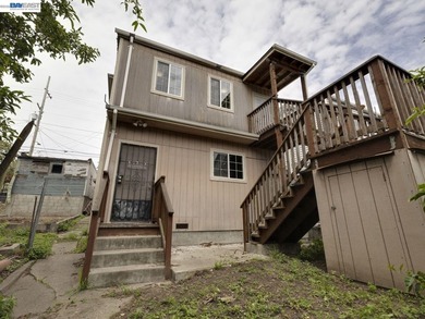 Spacious Duplex with Endless Possibilities! Unlock the potential - photo 6