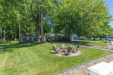 This 2-bedroom, 1-bath summer cottage on 43-acre Diamond Island - photo 2
