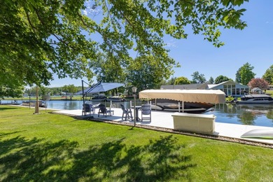 This 2-bedroom, 1-bath summer cottage on 43-acre Diamond Island - photo 5