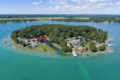 This 2-bedroom, 1-bath summer cottage on 43-acre Diamond Island - photo 6
