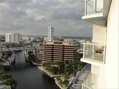 CORNER unit, large 1,212 sq ft, 2 beds / 2.5 baths, tastefully - photo 11
