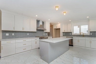 WELCOME TO YOUR DREAM COLONIAL HOME LOCATED IN THE HEART OF - photo 13