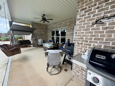 Stunning One-Level Home on 1+ Acre with Saltwater Pool & Lake - photo 14