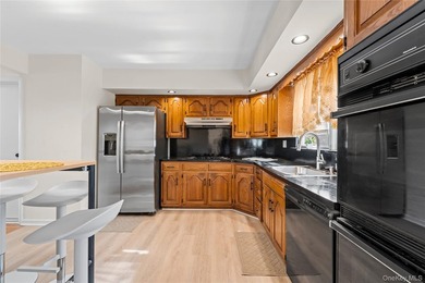 Welcome to Historic Addisleigh Park. This beautifully renovated - photo 16