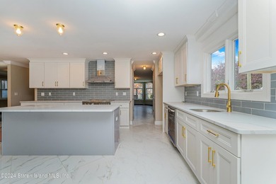 WELCOME TO YOUR DREAM COLONIAL HOME LOCATED IN THE HEART OF - photo 16