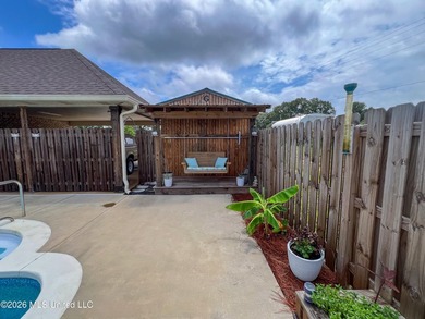Stunning One-Level Home on 1+ Acre with Saltwater Pool & Lake - photo 18