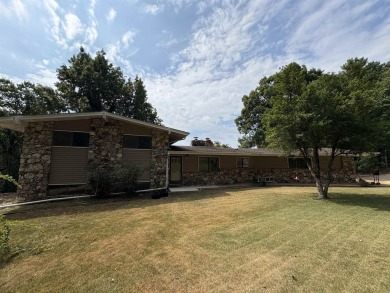 Lake Home For Sale in Mammoth Spring, Arkansas