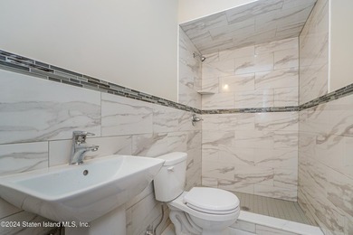 WELCOME TO YOUR DREAM COLONIAL HOME LOCATED IN THE HEART OF - photo 21