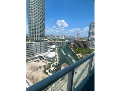 CORNER unit, large 1,212 sq ft, 2 beds / 2.5 baths, tastefully - photo 25